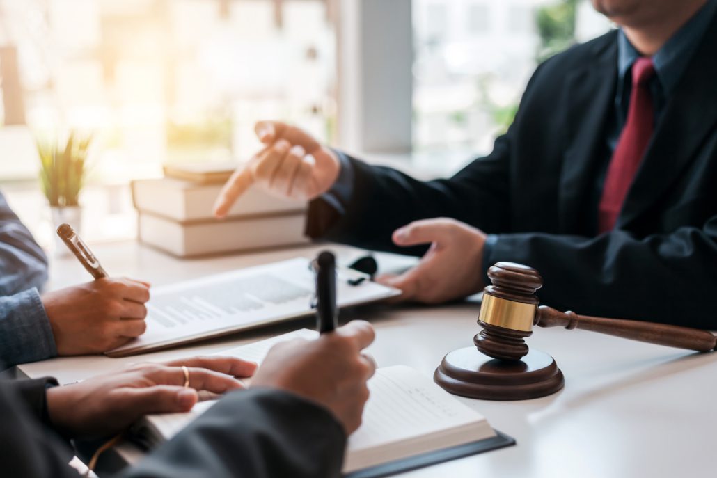Insight Legal Solutions: lawyers signing a will